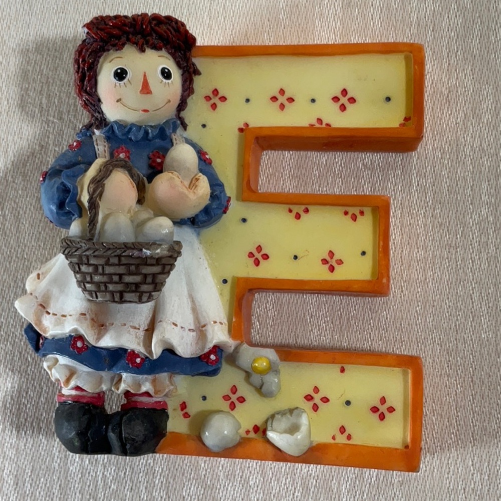 Standing Letter E Raggedy Ann & Andy Egg Figurine